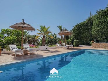 House with pool for sale in Monte los Almendros - El Pargo - Costa Aguilera