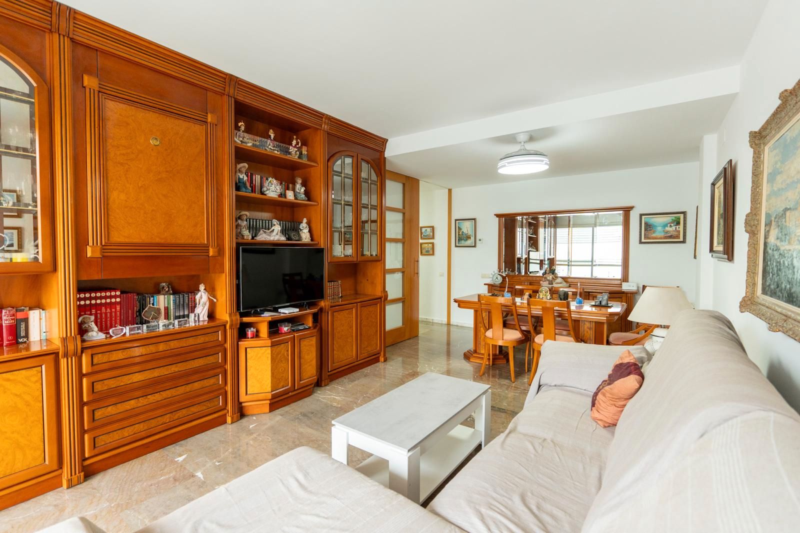 Living room of Flat for sale in Cornellà de Llobregat  with Air Conditioner, Heating and Storage room