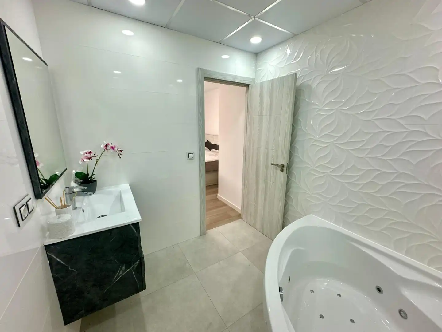 Bany de Casa o xalet en venda en Alicante / Alacant amb Aire condicionat, Jardí privat i Terrassa