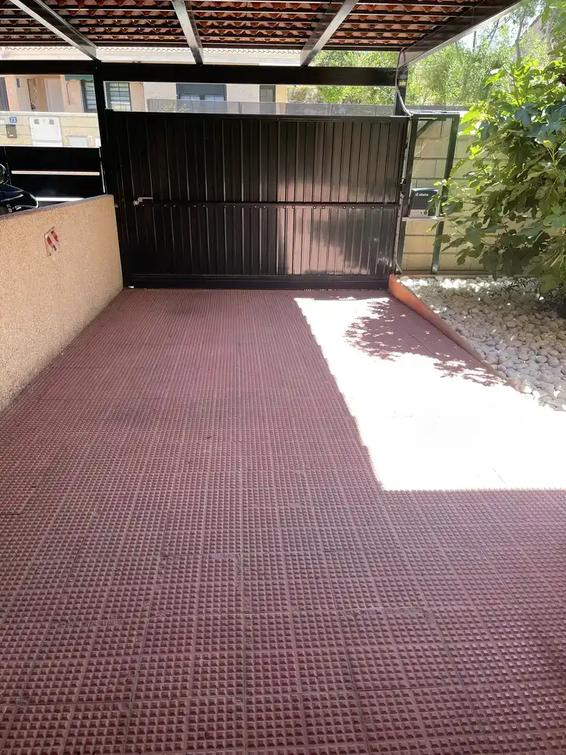 Terrassa de Casa adosada en venda en Guadarrama amb Piscina