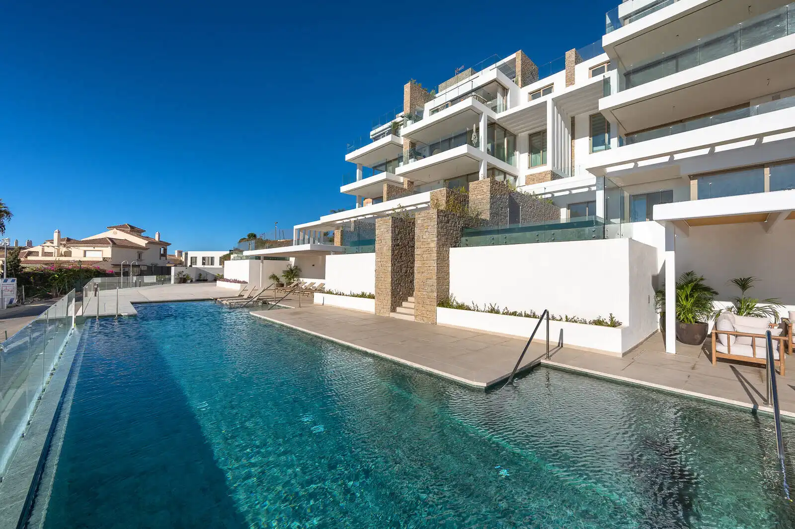 Apartamento con piscina en venta en Riviera del Sol, imagen 2