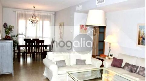 Foto 2 de Piso de alquiler en El Cano - Los Bermejales, Sevilla Capital