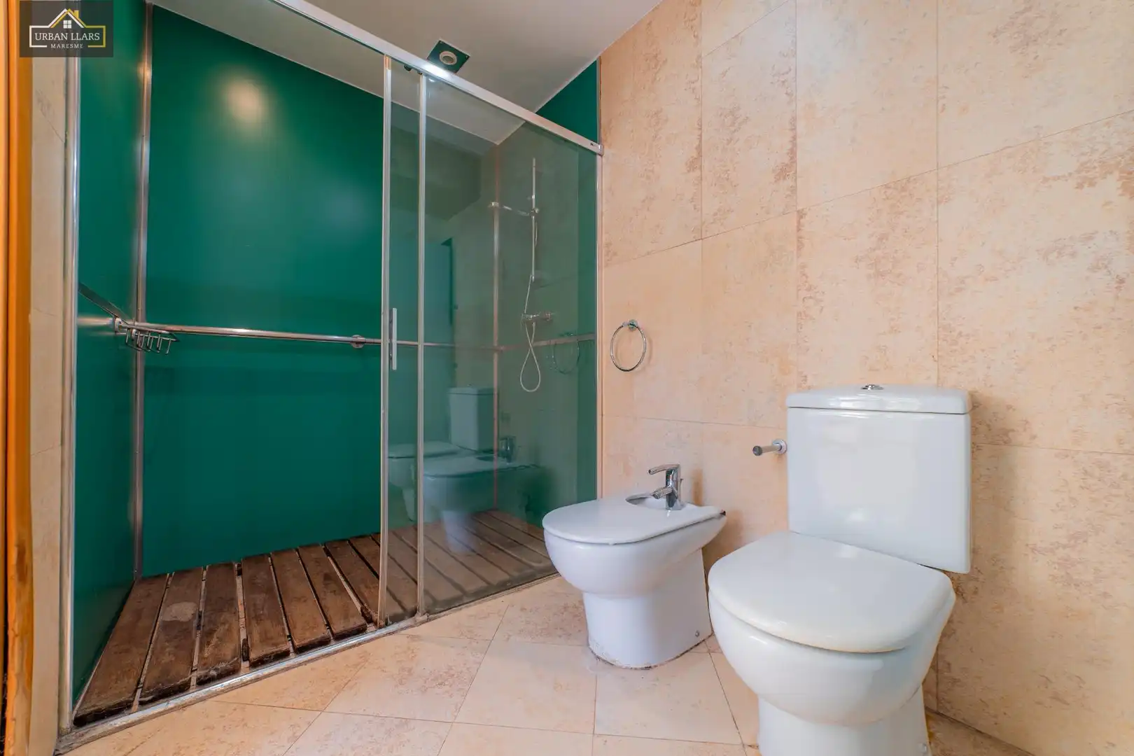 Baño de Casa o chalet en venta en Sant Vicenç de Montalt con Jardín privado, Parquet y Piscina comunitaria
