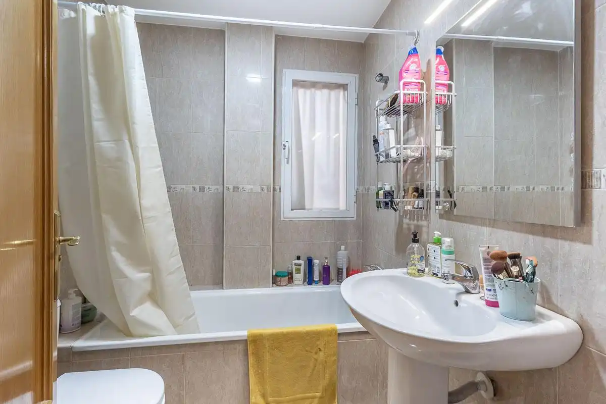 Baño de Planta baja en venta en Armilla con Aire acondicionado y Amueblado