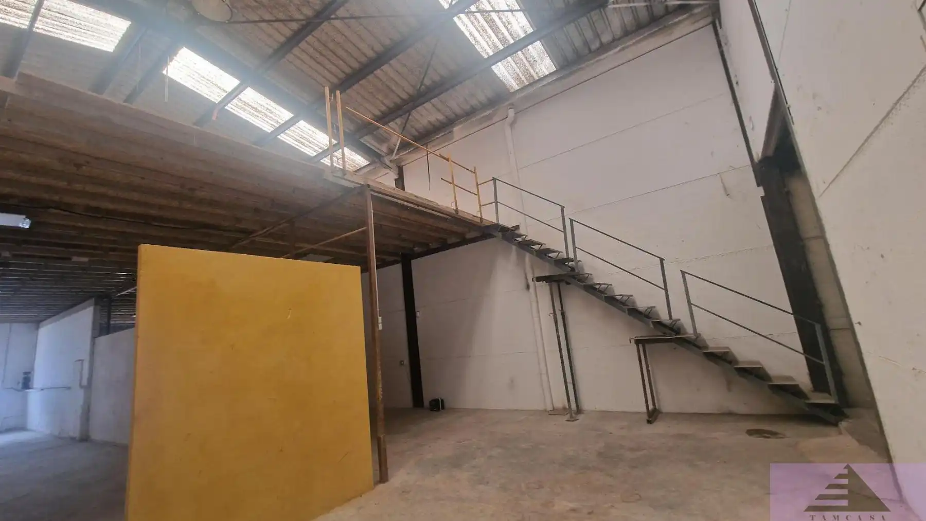 Industrial building for sale in Zona Entrada - Gasolineras, imagen 2