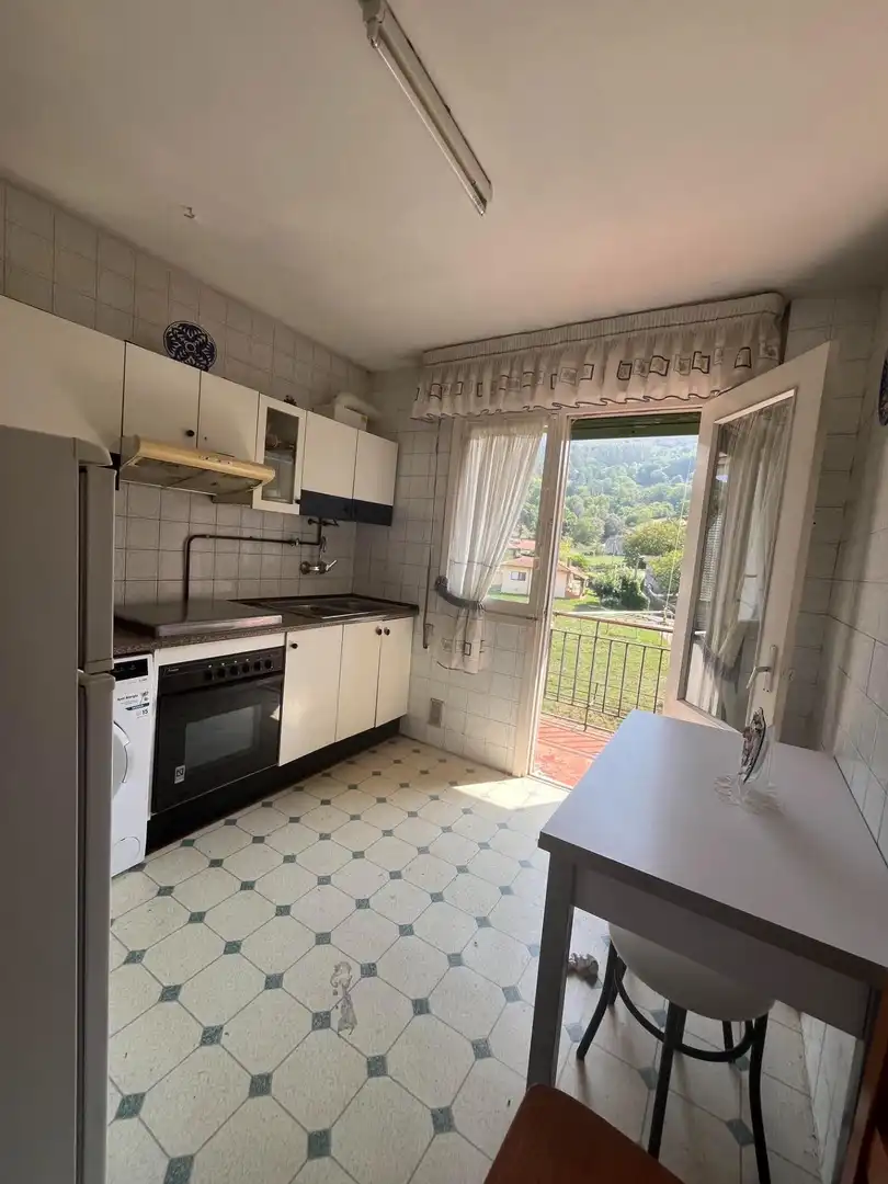 Cuina de Pis en venda en Ramales de la Victoria amb Terrassa i Moblat