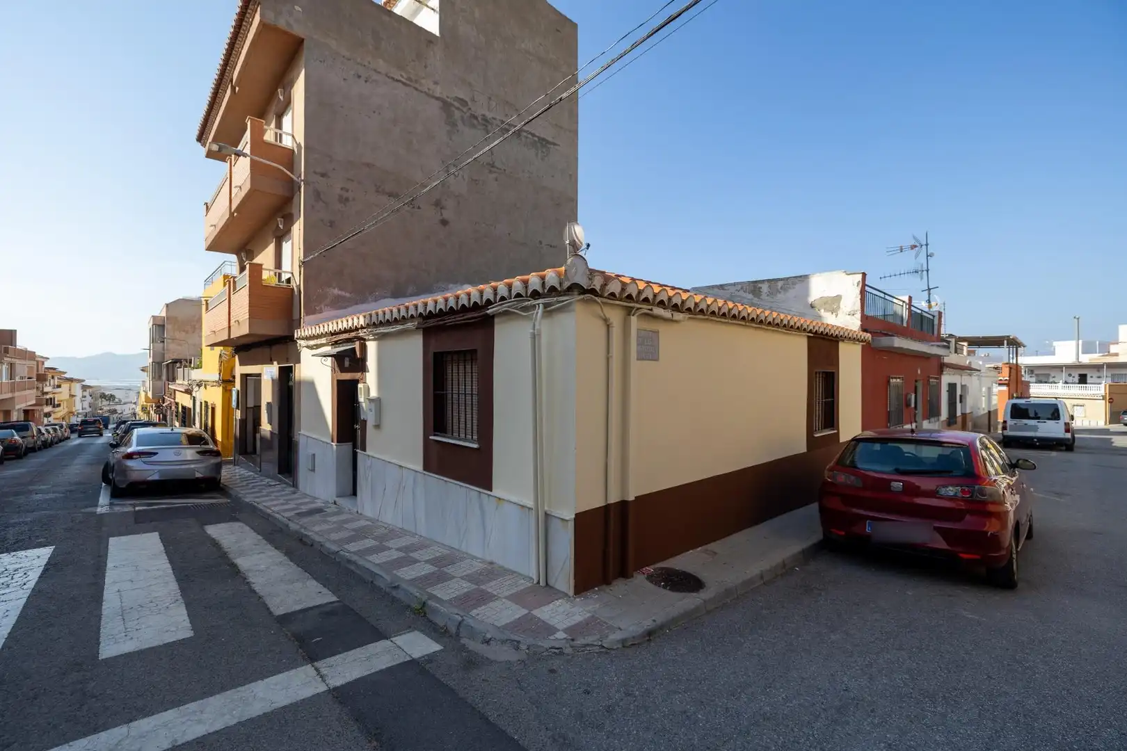 Vista exterior de Casa adosada en venda en Motril amb Aire condicionat