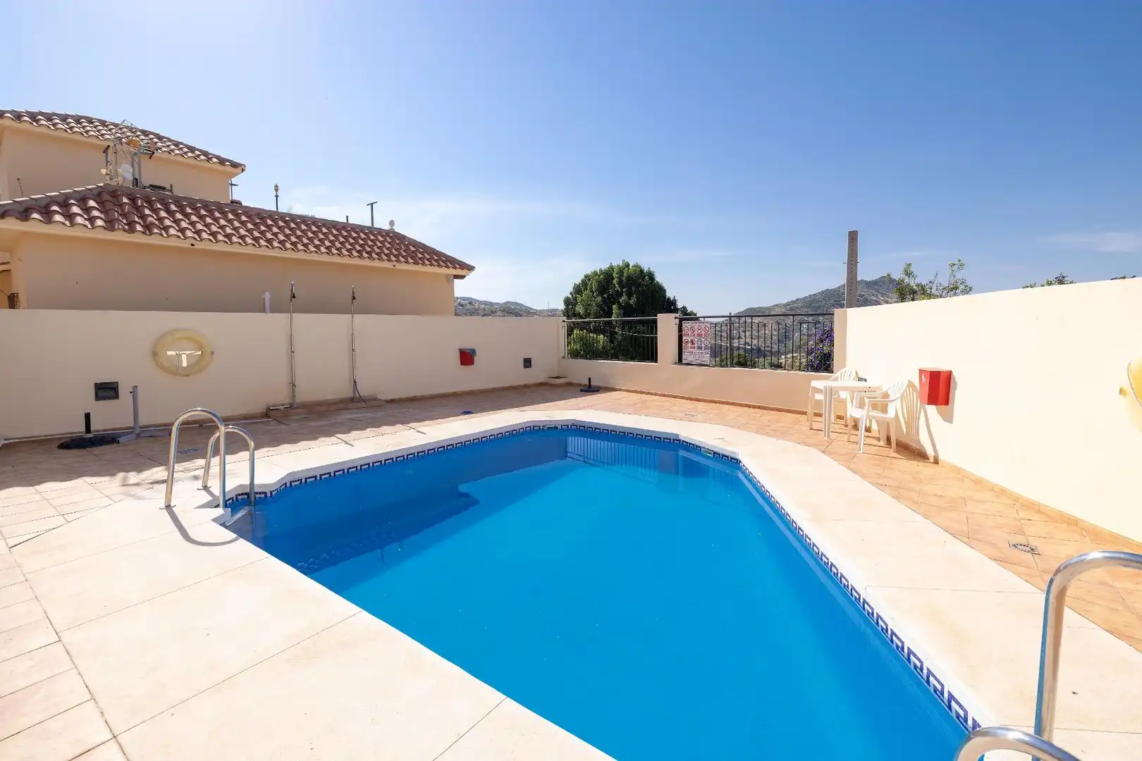Schwimmbecken von Wohnung zum Verkauf in Almogía mit Klimaanlage, Terrasse und Abstellraum