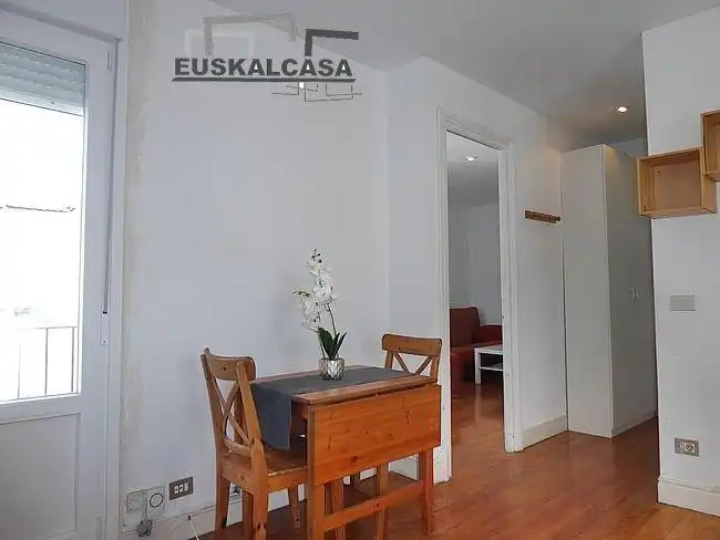 Comedor de Piso en venta en Bilbao  con Calefacción y Balcón