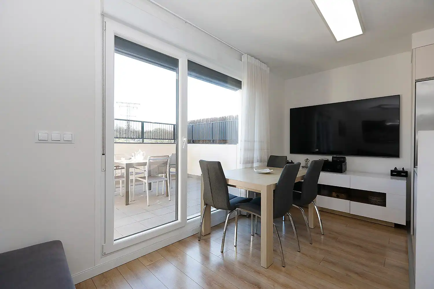 Menjador de Dúplex en venda en Donostia - San Sebastián  amb Aire condicionat, Terrassa i Moblat