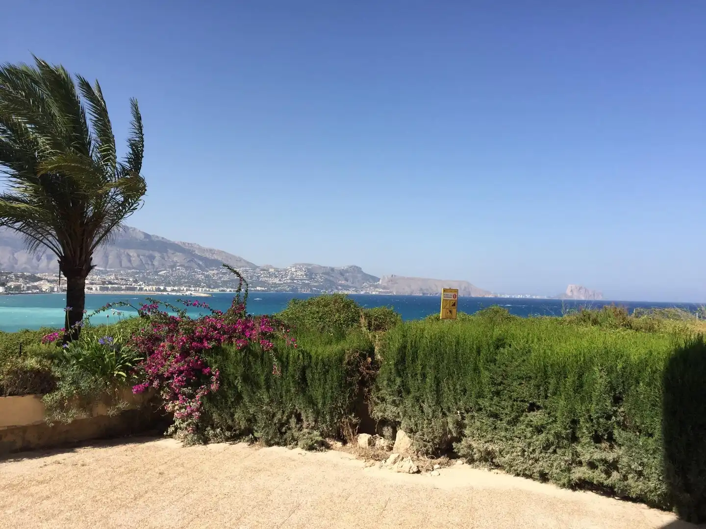 Außenansicht von Erdgeschoss zum Verkauf in L'Alfàs del Pi mit Klimaanlage, Heizung und Privatgarten