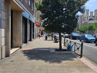 Local comercial en venda a Calle de Raimundo Fernández Villaverde