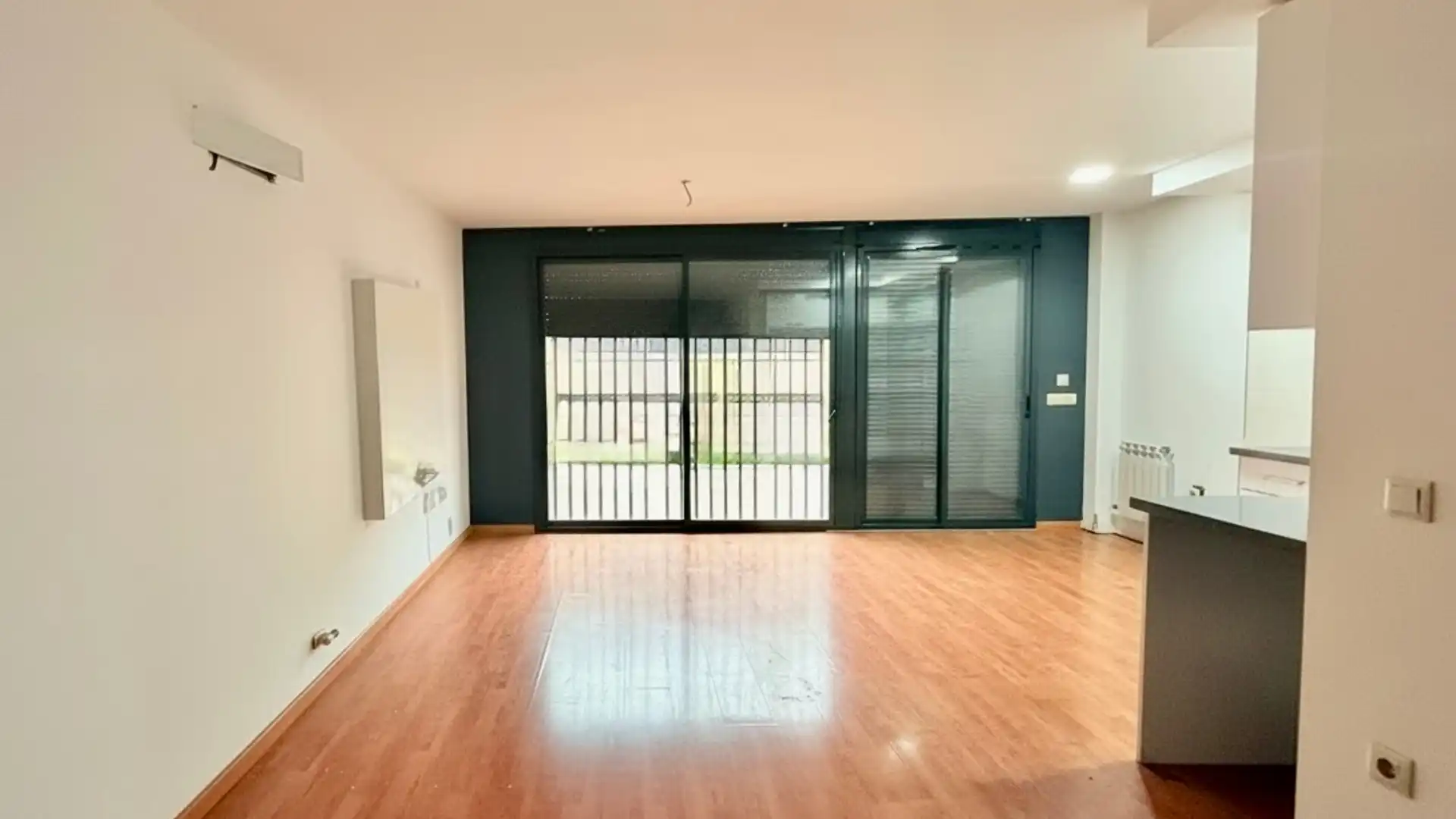 Casa adosada en venta en Reus con Parquet y Terraza