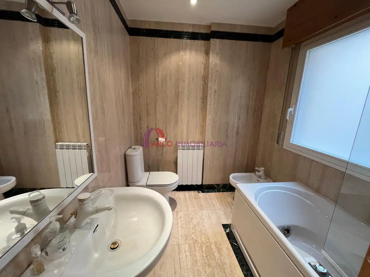 Bathroom of Flat for sale in Casco Antiguo