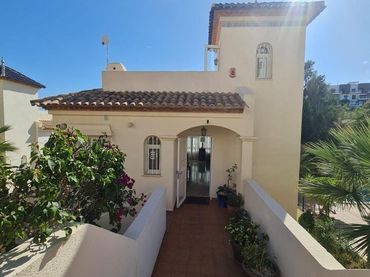 Haus mit Pool zum Verkauf in Orihuela Costa