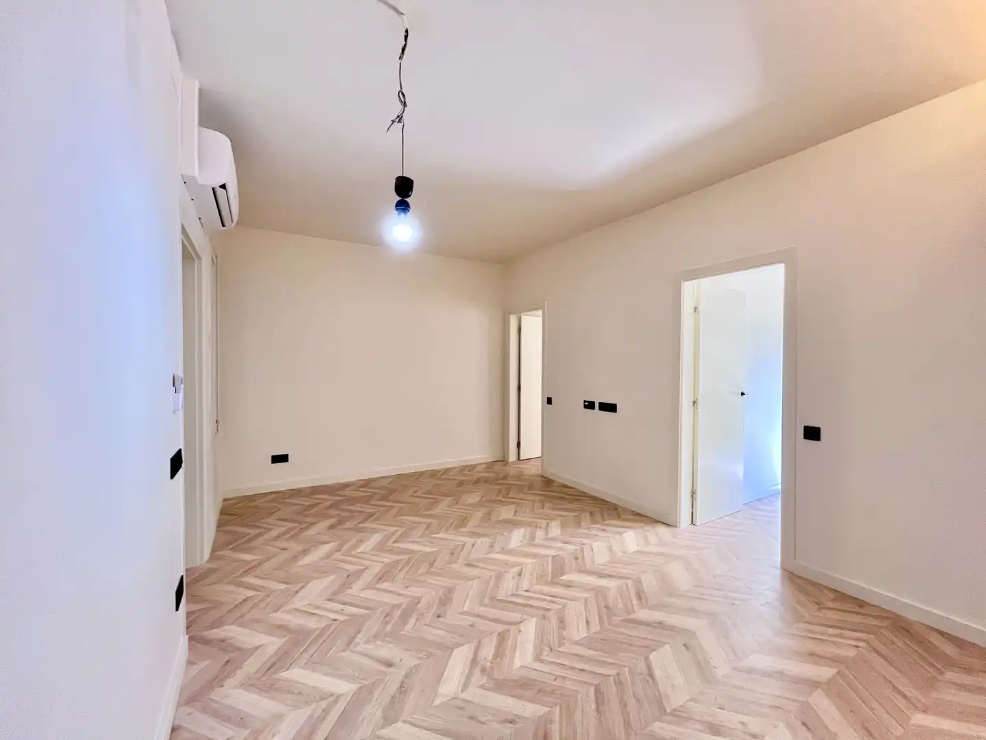 Flat for sale in Barcelona  with Air Conditioner, Heating and Parquet flooring