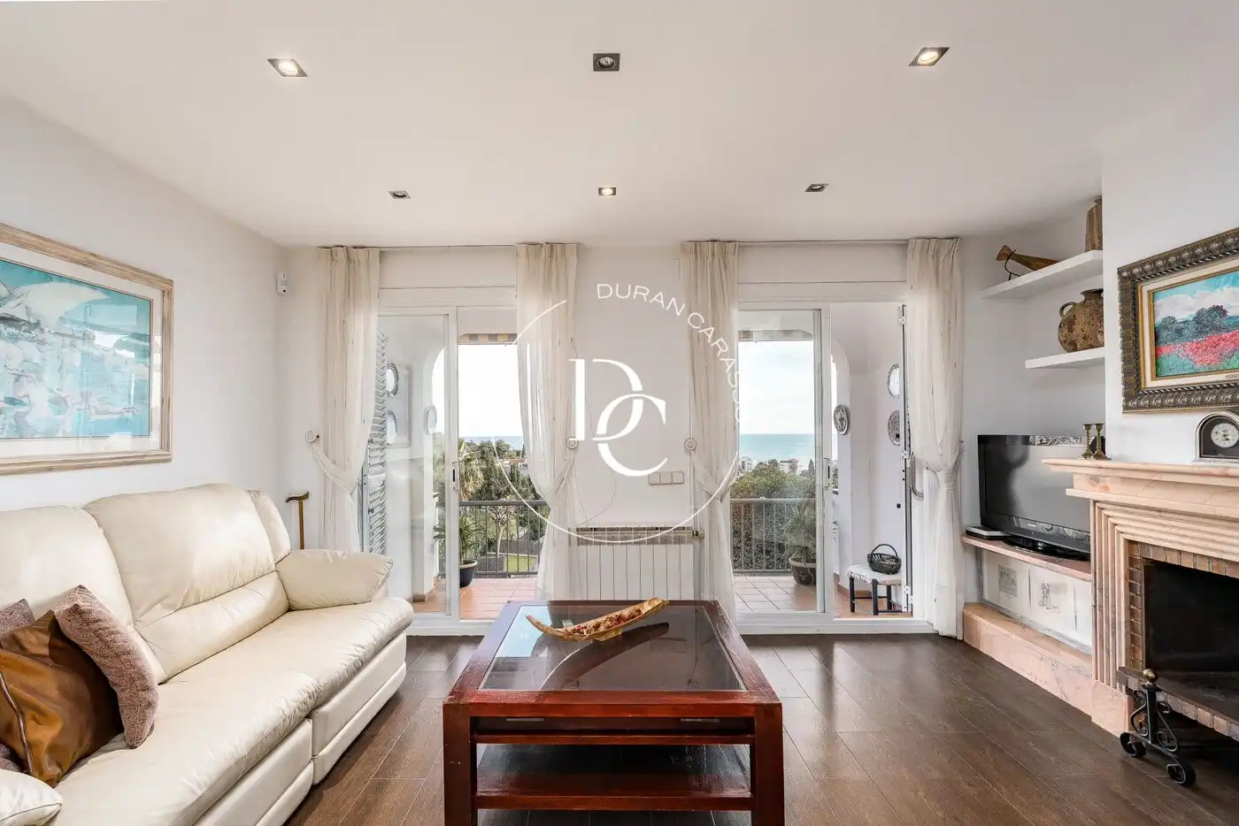 Sala d'estar de Casa o xalet en venda en Sitges amb Calefacció, Jardí privat i Terrassa
