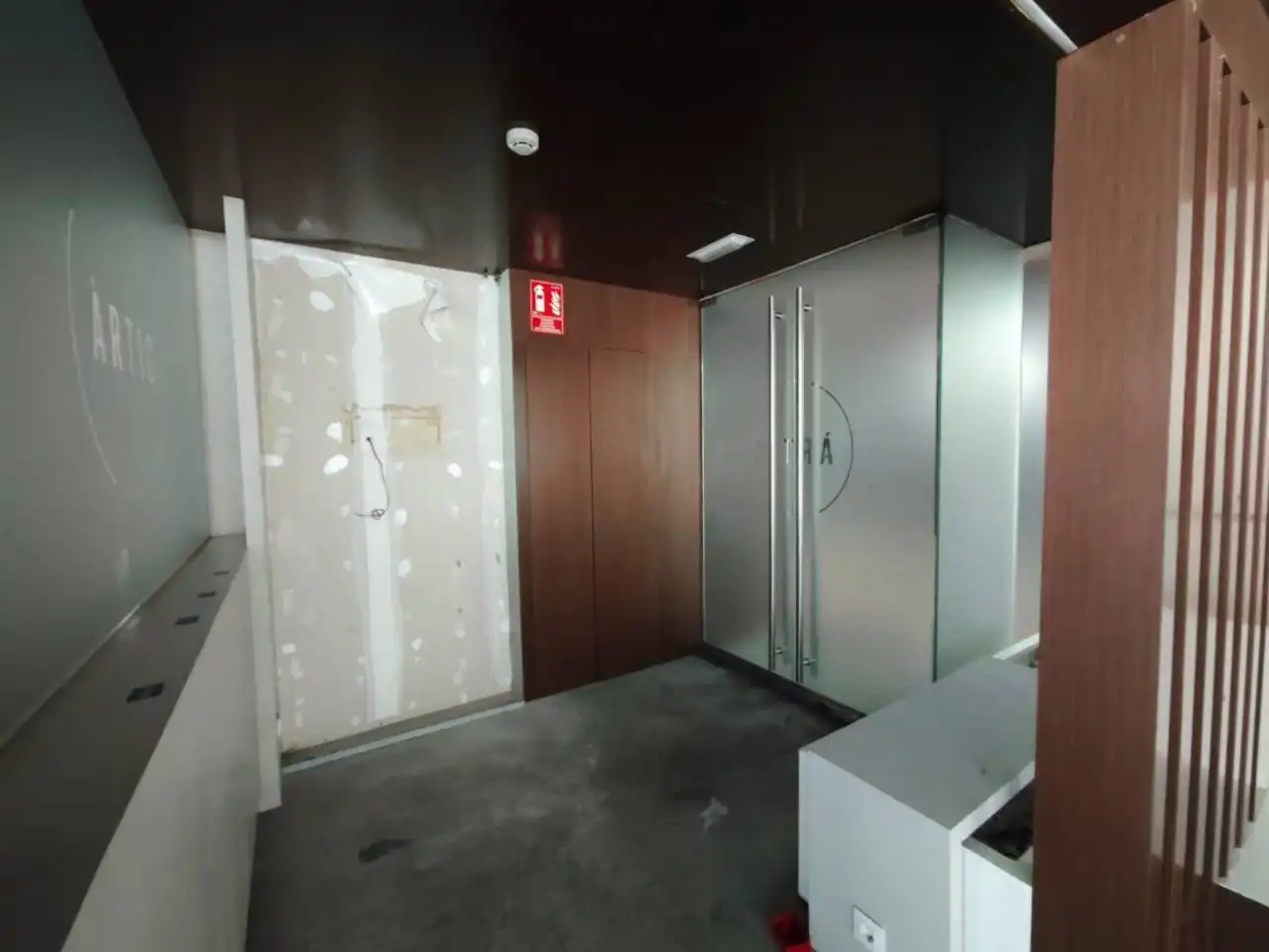 Locale commerciale in affitto a Les Escaldes, imagen 4