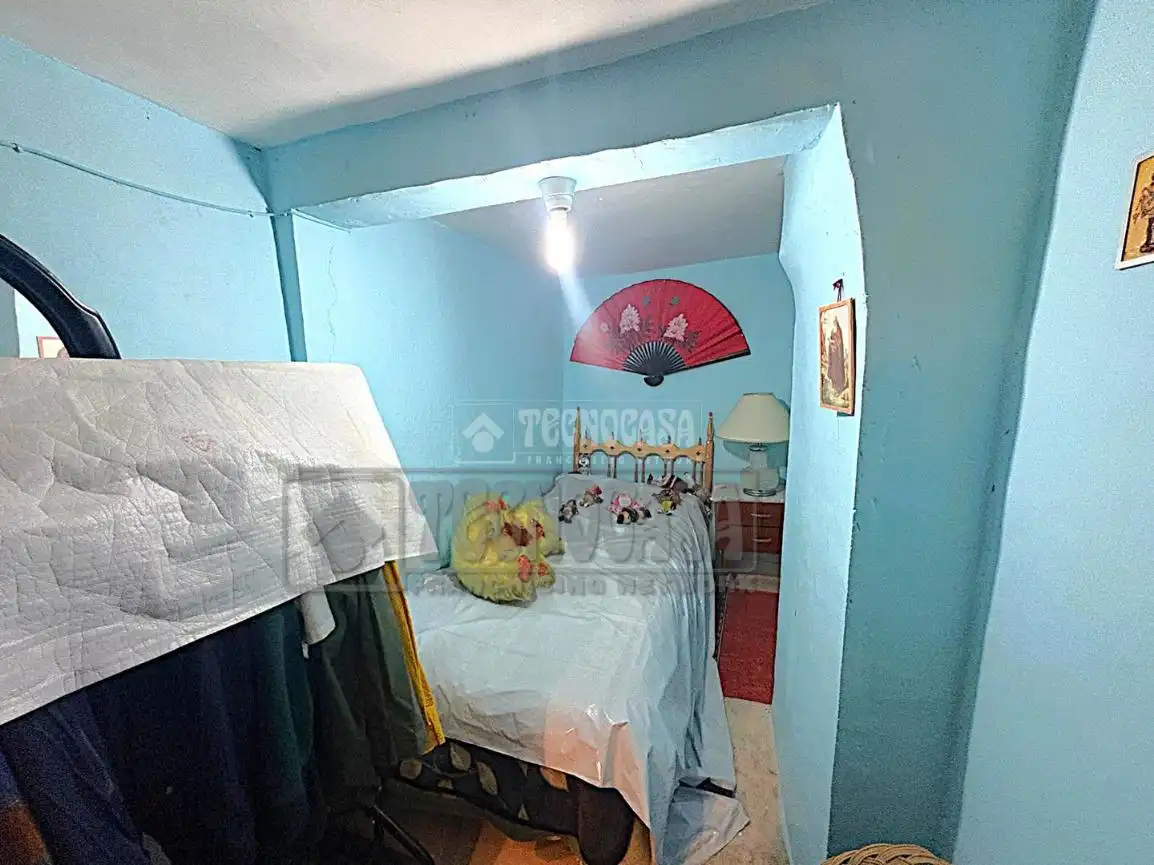 Habitación de Casa adosada en venta en Castillo-Albaráñez con Calefacción