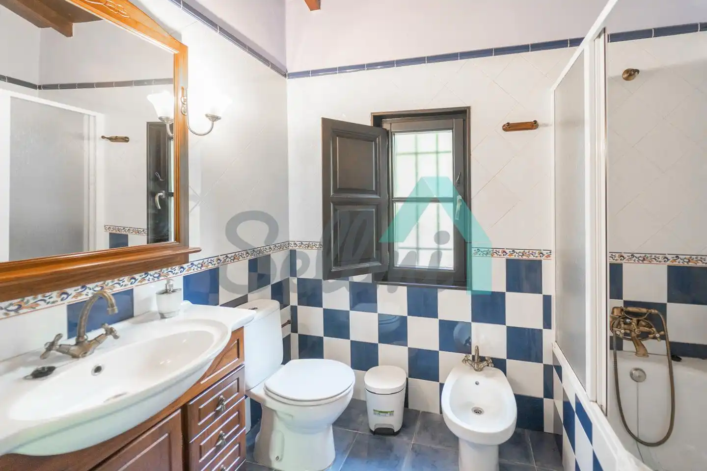 Baño de Casa o chalet en venta en Quirós con Calefacción, Jardín privado y Terraza