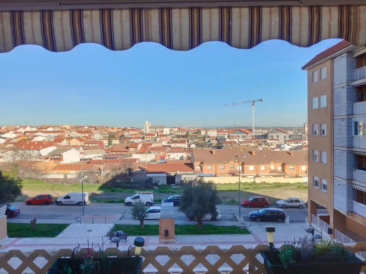Außenansicht von Wohnung zum Verkauf in Ciempozuelos mit Klimaanlage, Heizung und Terrasse