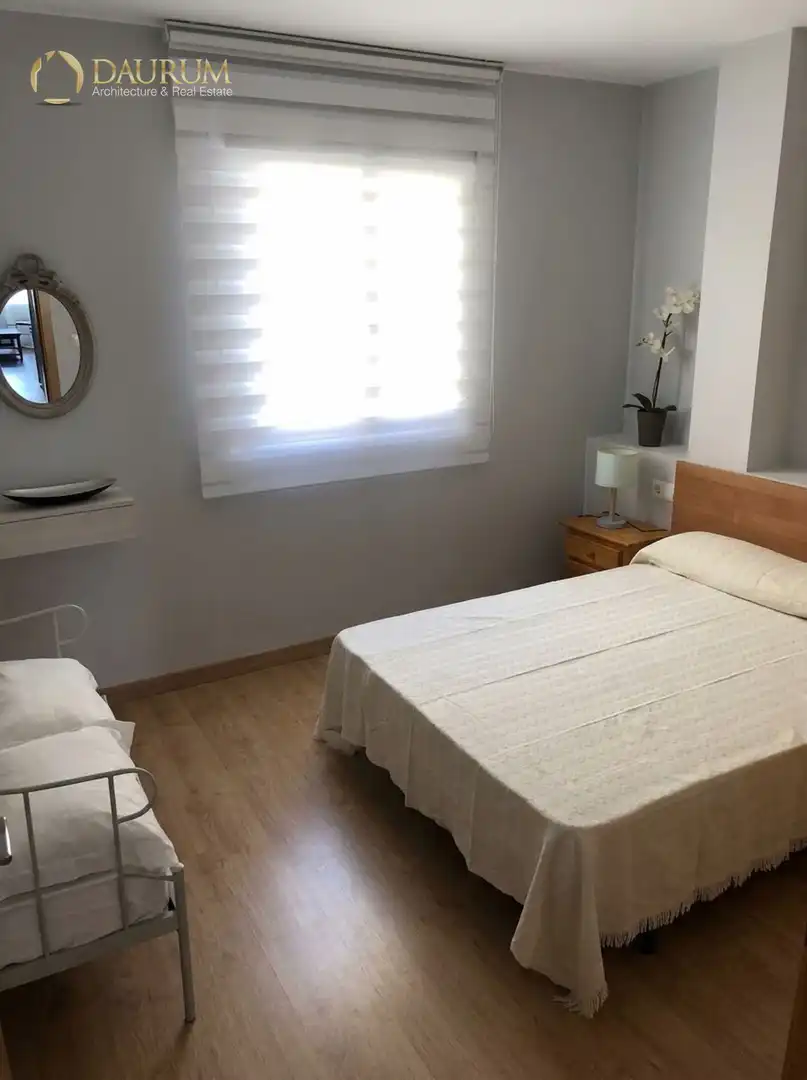Bedroom of Flat for sale in Casc Urbà