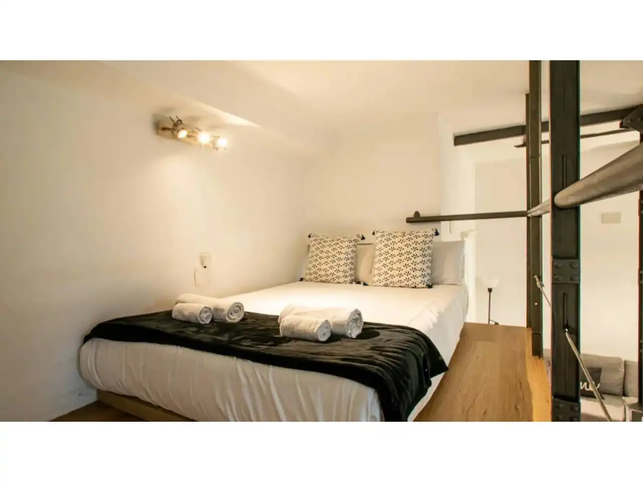 Bedroom of Study for sale in Barcelona  with Parquet flooring