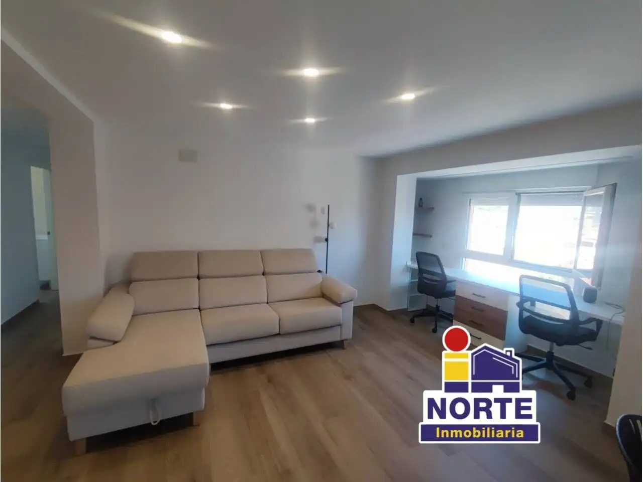 Sala de estar de Piso de alquiler en Alcoy / Alcoi con Aire acondicionado, Calefacción y Amueblado