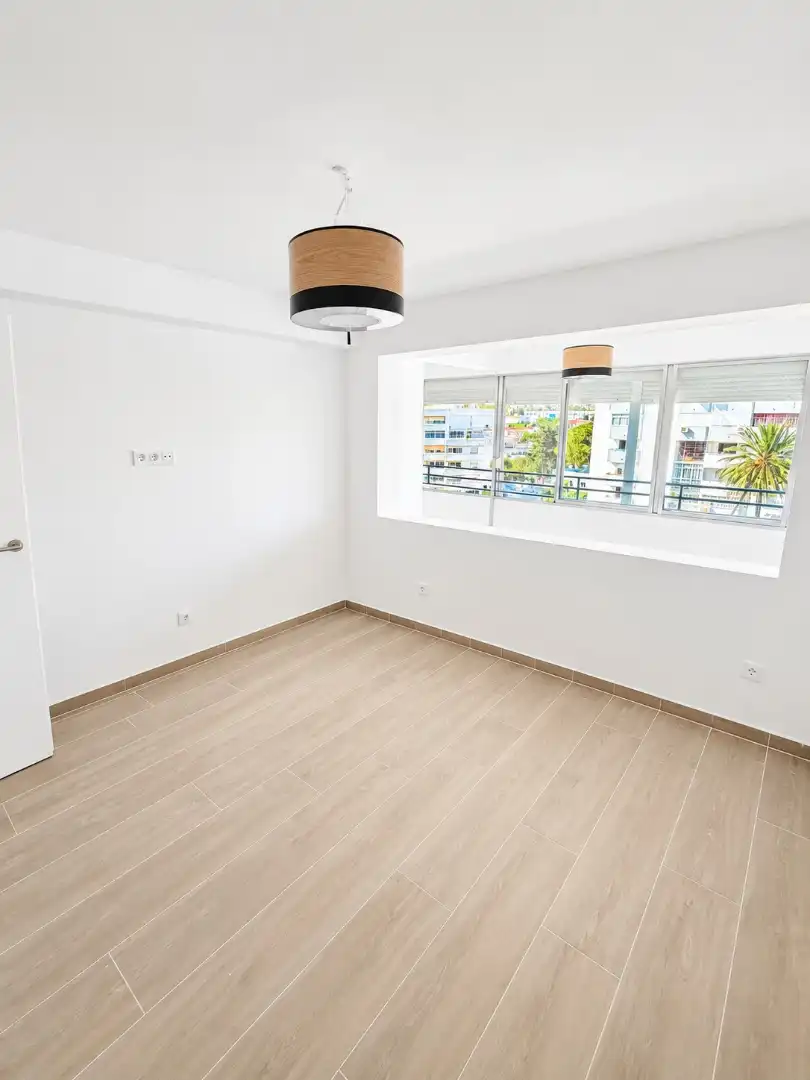 Habitación de Apartamento en venta en Benalmádena con Aire acondicionado, Terraza y Amueblado