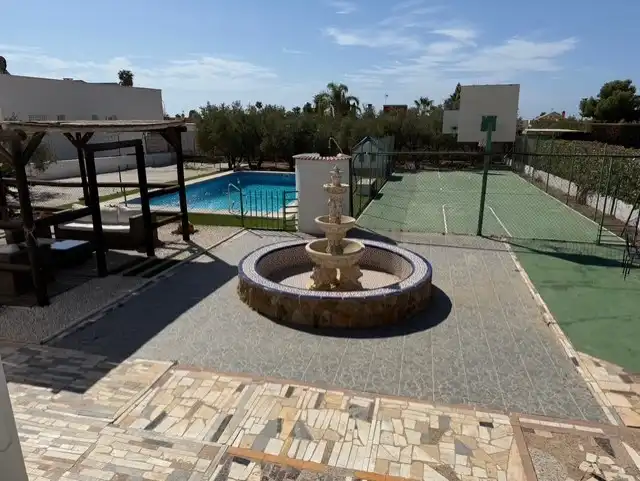 Piscina de Casa o chalet en venta en Almería con Aire acondicionado, Jardín privado y Terraza