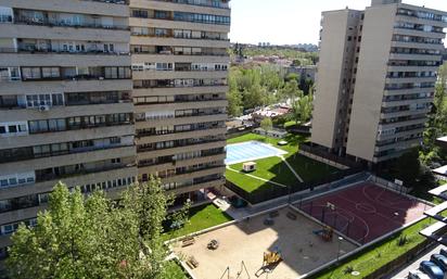 Exterior view of Flat to rent in  Madrid Capital  with Air Conditioner, Heating and Oven