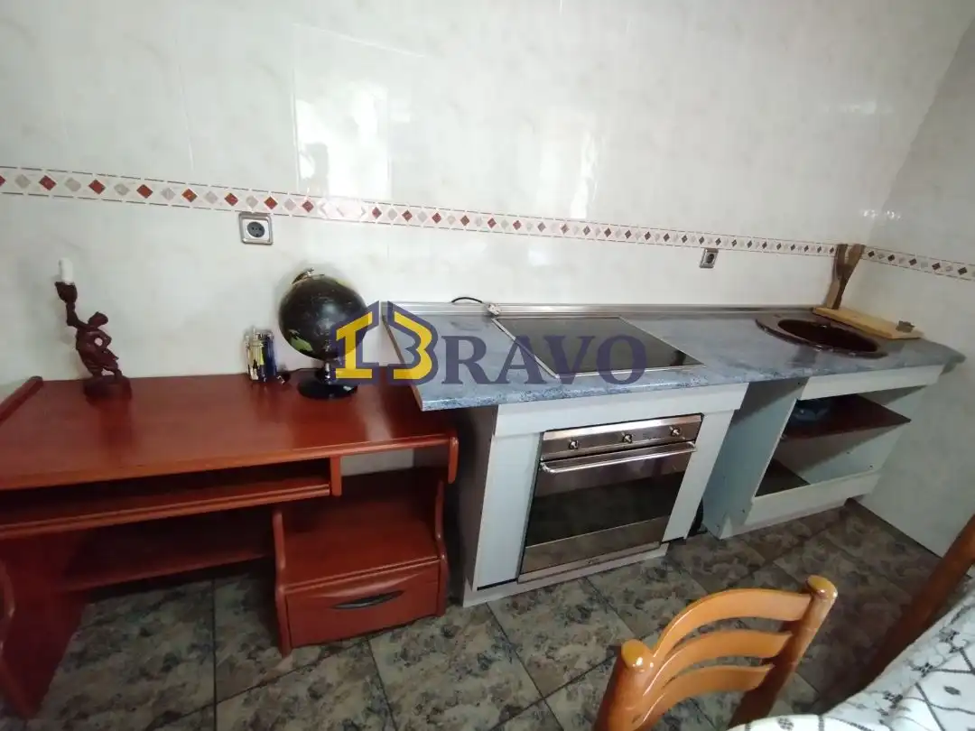 Cocina de Casa o chalet en venta en Medina de Pomar con Calefacción, Jardín privado y Terraza