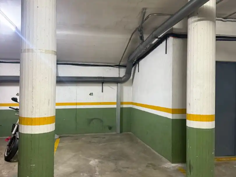 Parkplatz von Garage zur Miete in Sabadell mit Alarm