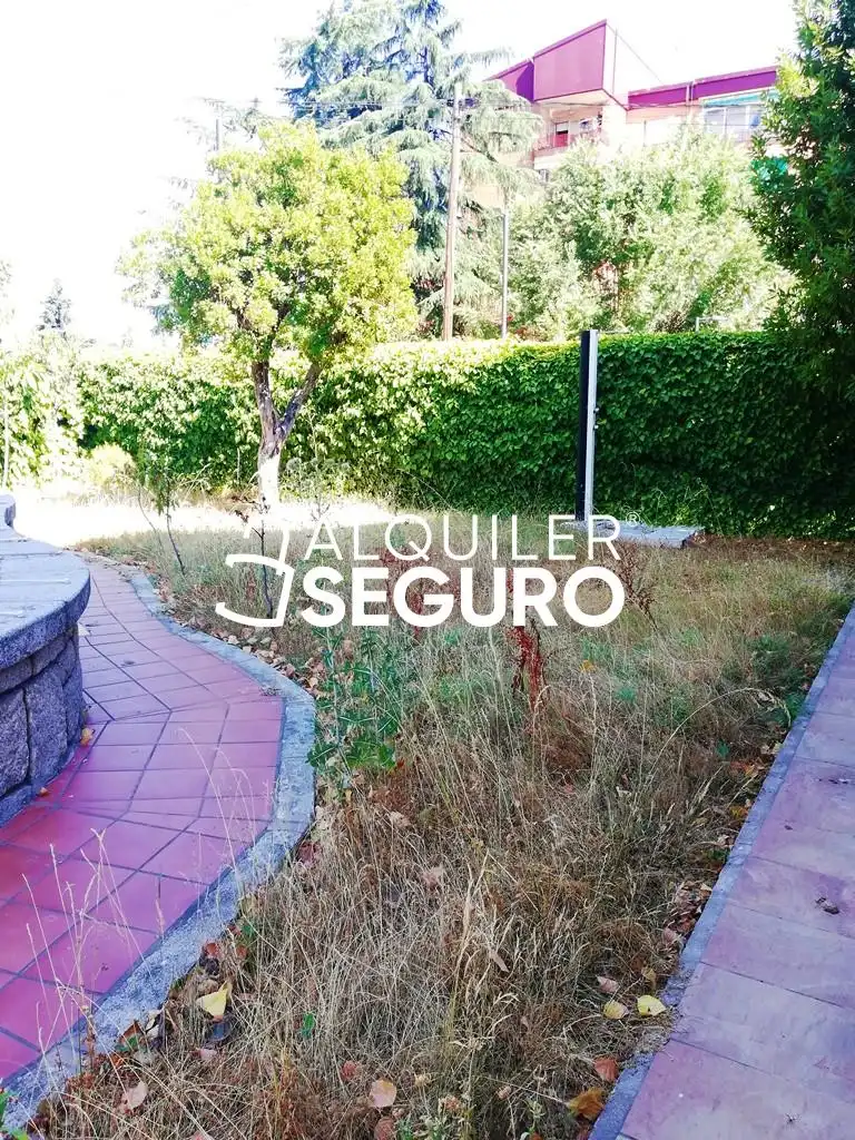 Casa o chalet de alquiler en Colmenar Viejo con Calefacción, Terraza y Amueblado