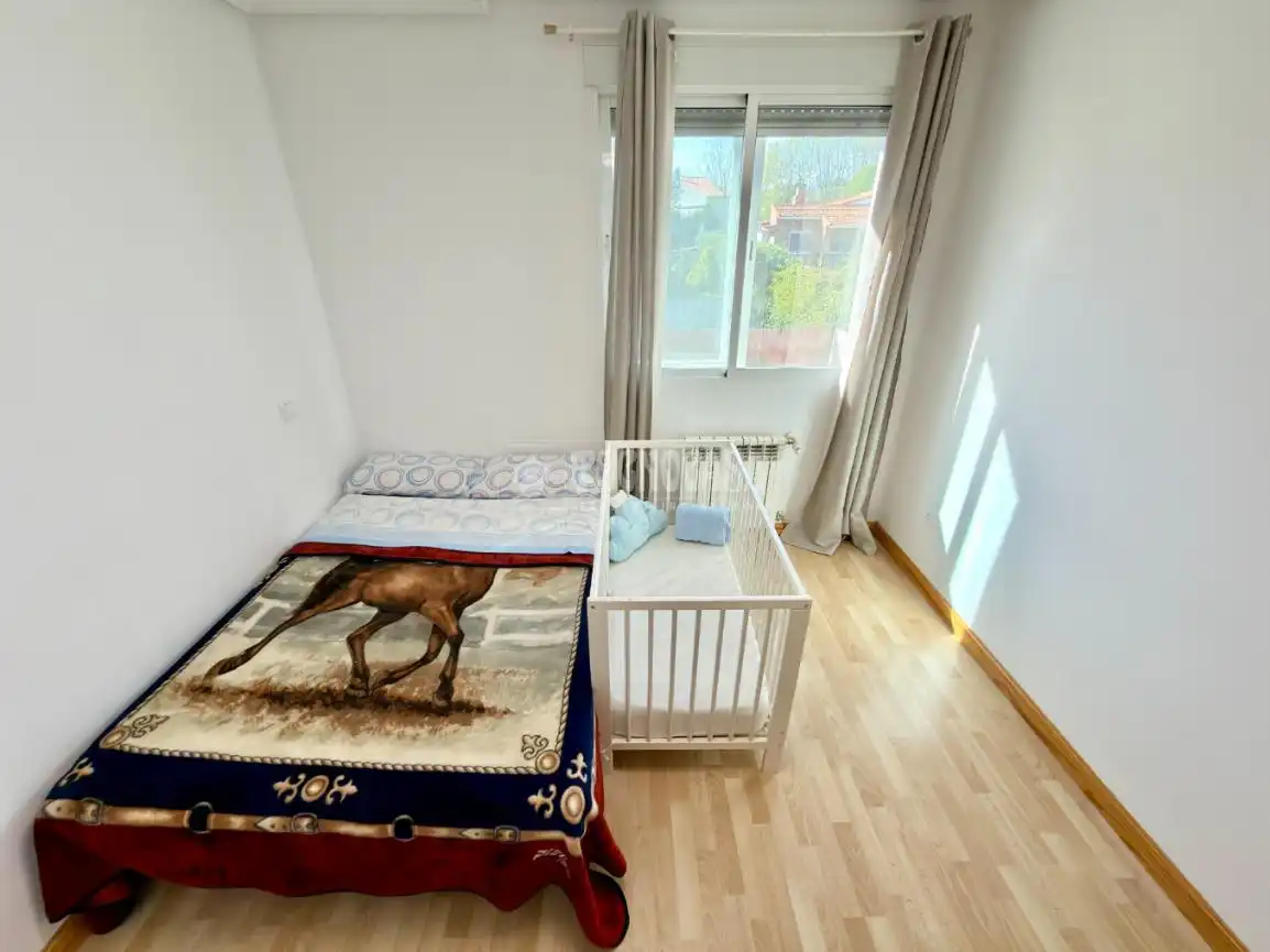 Habitación de Casa adosada en venta en Valdeaveruelo con Aire acondicionado, Calefacción y Terraza