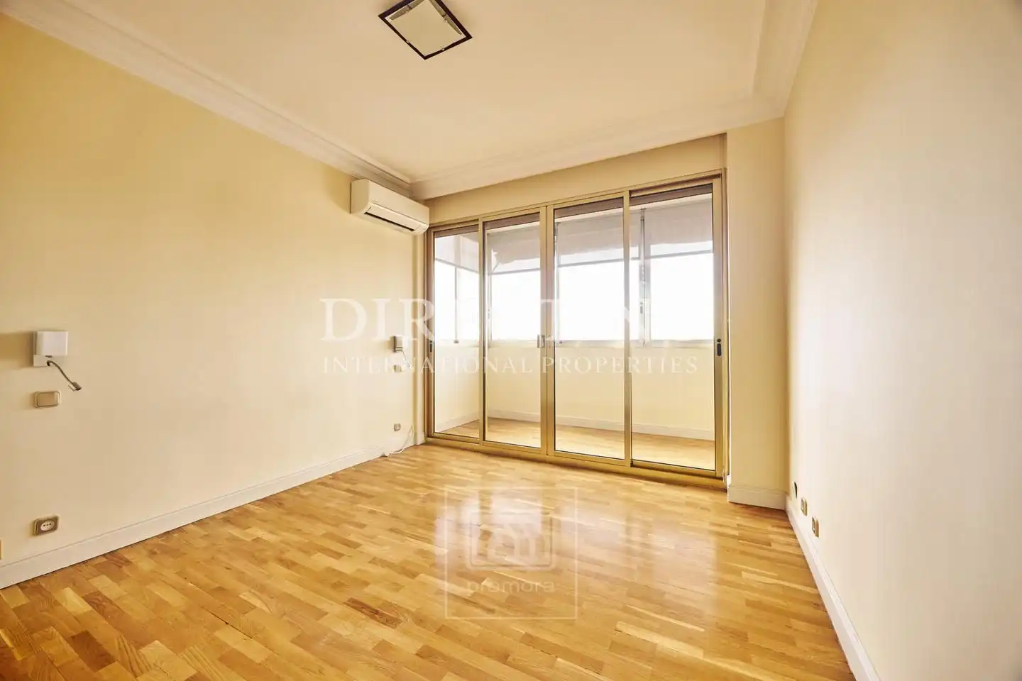Bedroom of Flat for sale in Madrid  with Air Conditioner, Heating and Parquet flooring