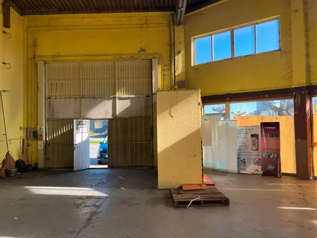 Nave industrial en venta en Lugo