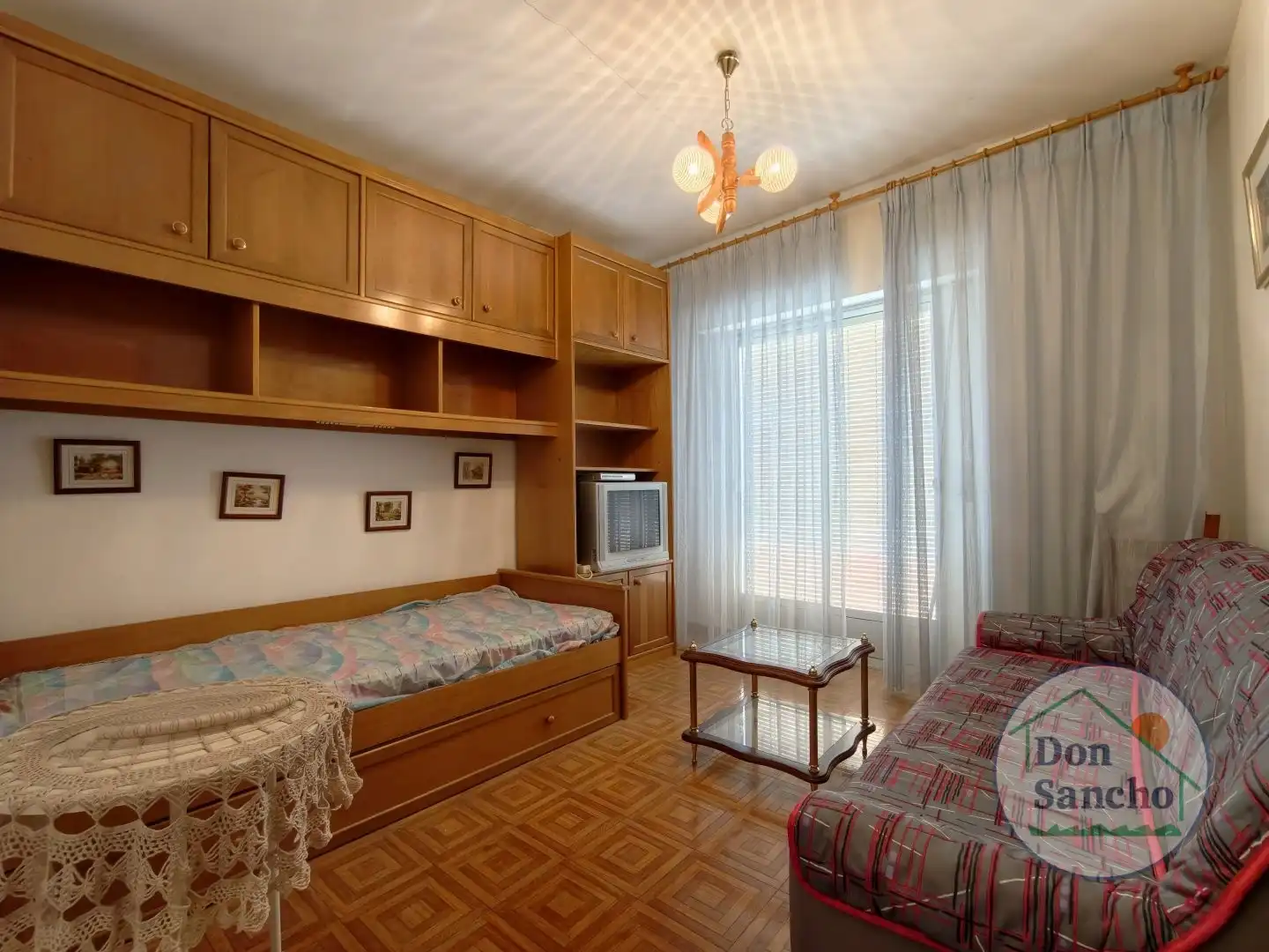 Sala de estar de Piso en venta en Viana de Cega con Terraza, Trastero y Amueblado