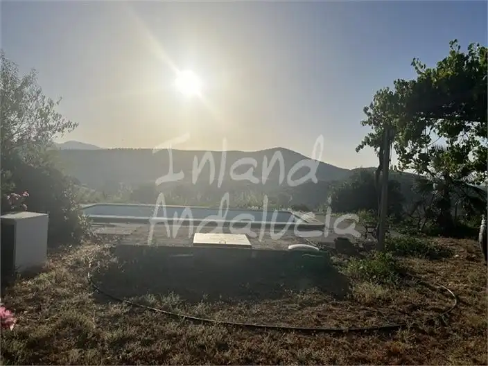 Casa rústica amb piscina en venda a Alcalá la Real, imagen 2