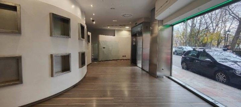 Local de lloguer a San Claudio - La Chantría