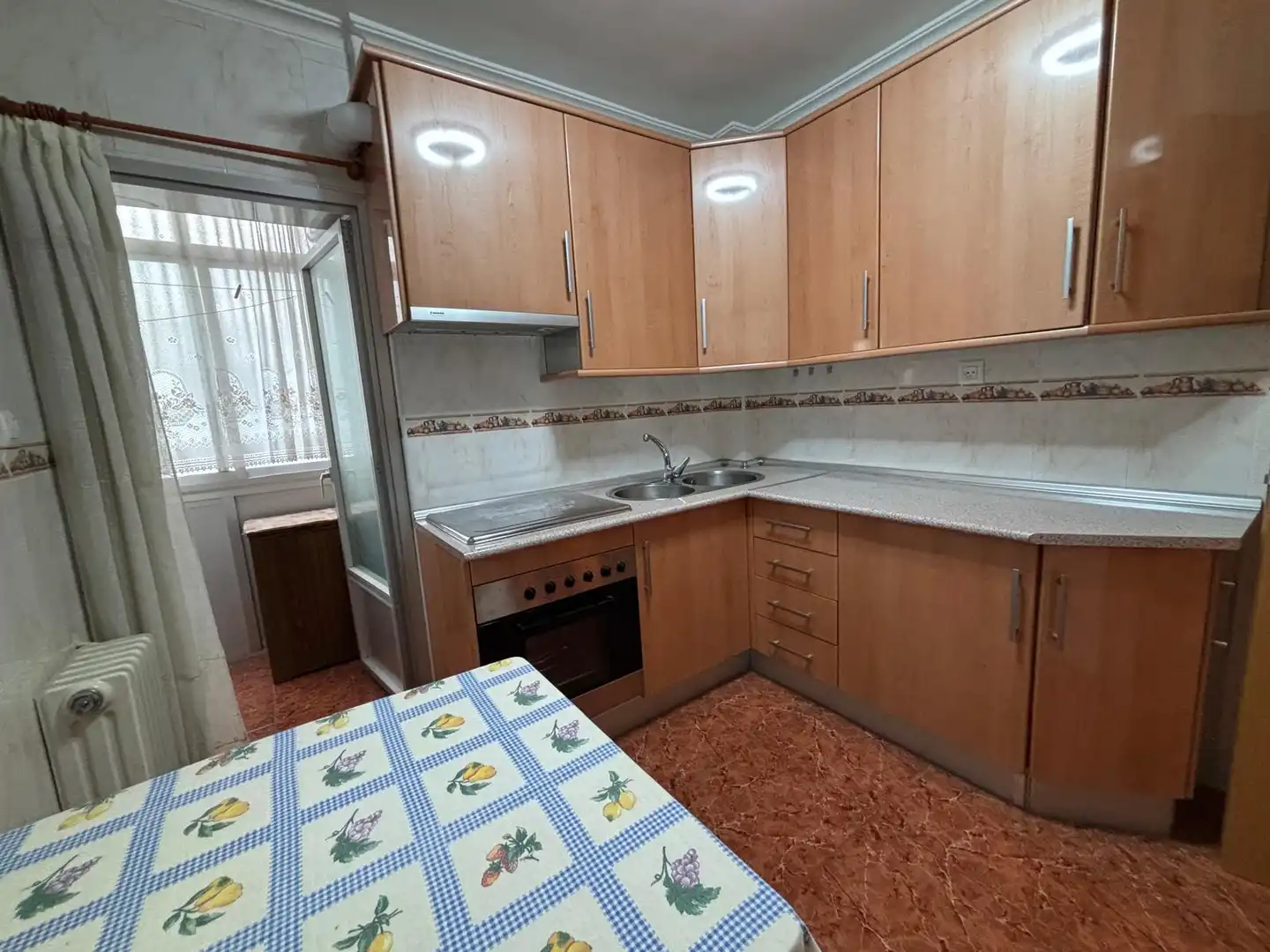 Cocina de Piso en venta en Puertollano con Calefacción y Balcón