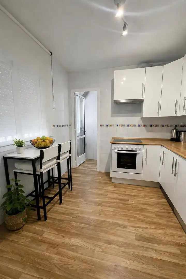 Cocina de Ático en venta en Almería con Aire acondicionado, Calefacción y Jardín privado
