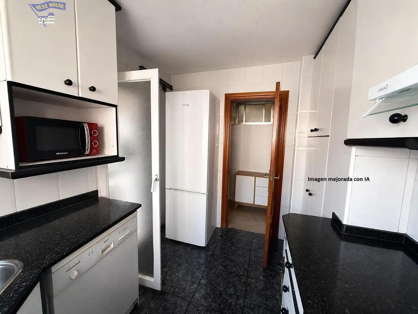 Cuina de Pis en venda en Rubí amb Calefacció, Terrassa i Balcó