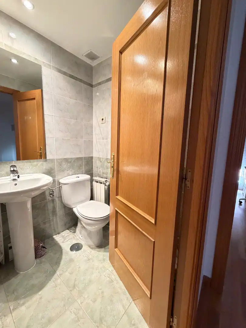 Bany de Casa o xalet en venda en Alcalá de Henares amb Aire condicionat, Calefacció i Jardí privat