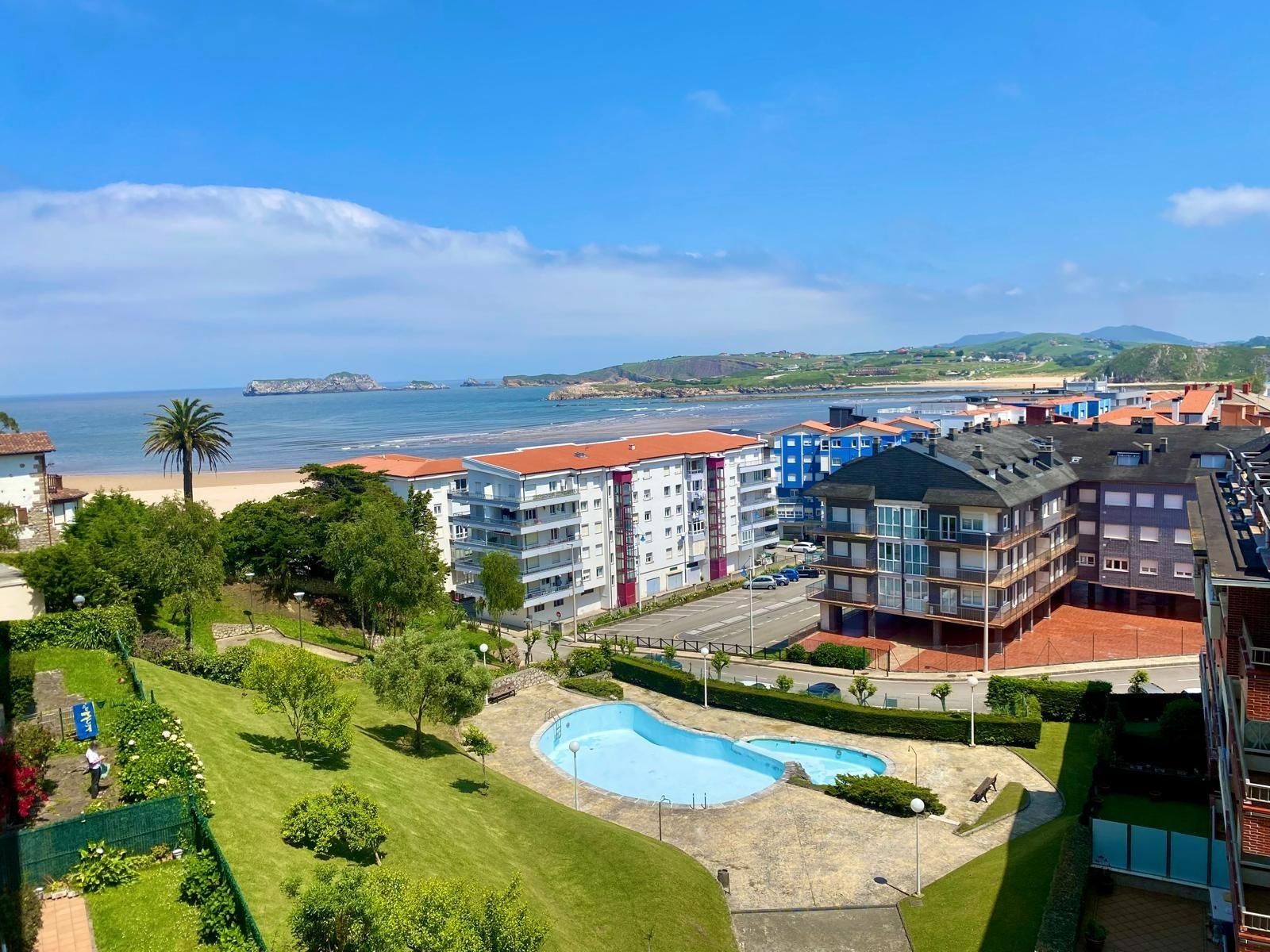 Vista exterior de Dúplex en venda en Suances amb Calefacció, Jardí privat i Balcó