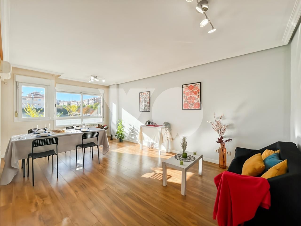 Living room of Flat for sale in  Madrid Capital  with Air Conditioner, Heating and Storage room