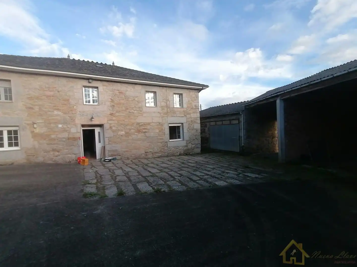 Exterior view of Houses for sale in Castroverde  with Heating, Storage room and Furnished
