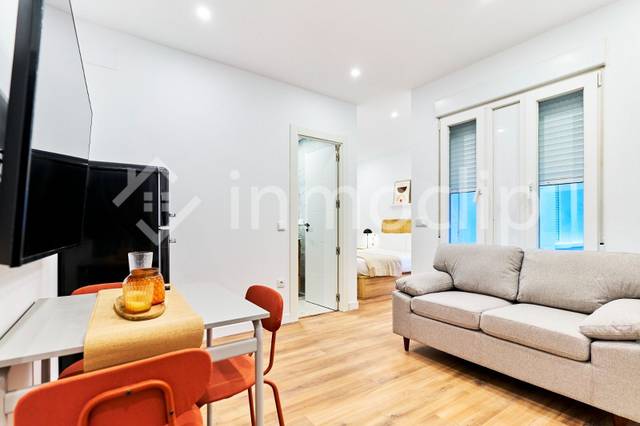 Estudio en Alquiler en CALLE AVILA en Garrido Norte