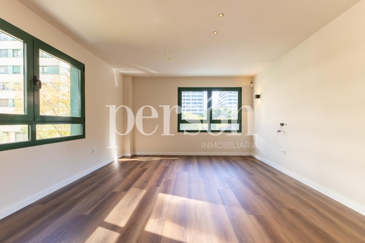 Dormitori de Oficina de lloguer en  Valencia Capital amb Aire condicionat