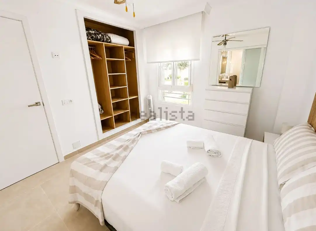 Schlafzimmer von Wohnung zum Verkauf in Benalmádena mit Möbliert und Gemeinschaftspool